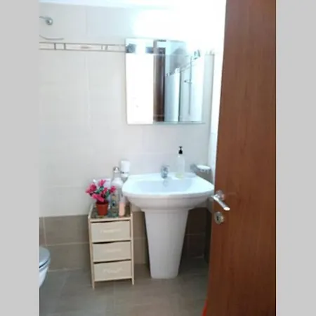 Two-storey Townhouse 70 M To The Gulf Of Corinth. Kato Diminio