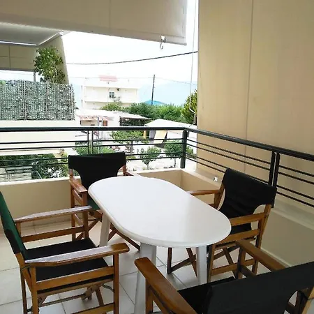 Two-storey Townhouse 70 M To The Gulf Of Corinth. Apartmán